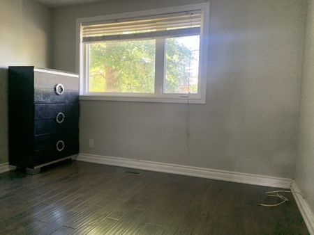 For Lease - 26 Arrowflight Drive, Markham, Ontario - Photo 3