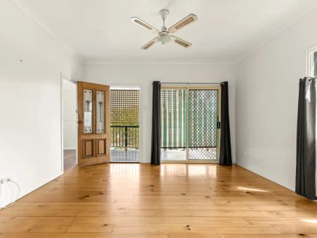 35 Iberia Crescent, Darra QLD 4076 - Photo 2