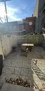 Grand 3 1/2 lumineux avec terrasse privée juste à côté du métro Frontenac. - Photo 4