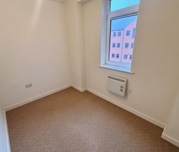 High Street - Photo 1