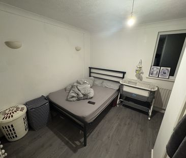 6 Bed Semi-Detached House, Lyon Street, SO14 - Photo 2