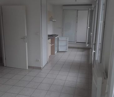 T1 AVEC BALCON ET PARKING - Photo 1