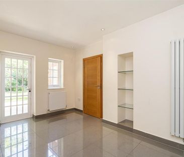 5 bedroom detached house to rent - Photo 1