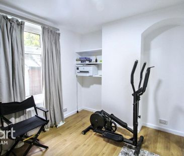 4 bedroom terraced house to rent - Photo 5