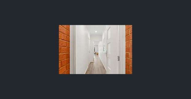 Fabulous Townhouse very stylish and expansive - everything a tenant would hope for - minutes to plant 3 and train/city to city - Photo 1