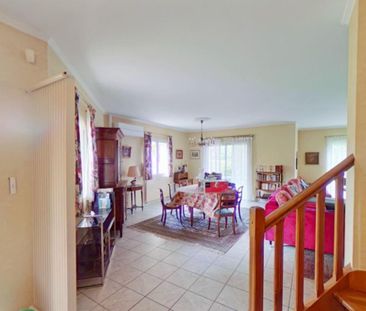 Location Maison 7 pièces 184m² STE FOY LES LYON 69110 - Photo 2