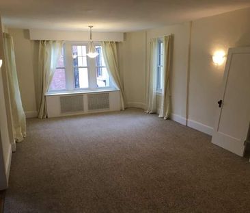 202-67 Sydenham St. - 2 bed, 1 bath - Photo 6