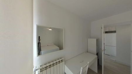 Piso de alquiler en Calle Sardineta, Tres Olivos - Valverde - Photo 2