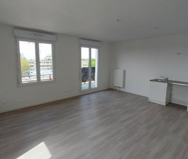 location Appartement T4 DE 78.41m² À LE BLANC MESNIL - Photo 1
