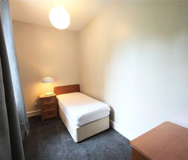 3 bedroom apartment to rent - Photo 4