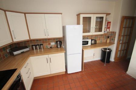 3 Bedroom | 180a North Road West, PL1 5BY - One Room Available - Photo 4