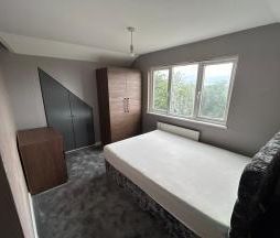 6 bedroom terraced house to rent - Photo 4