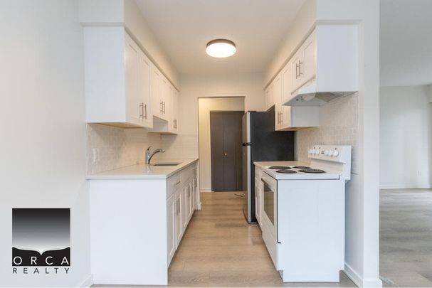 6-1630 Chesterfield Avenue, North Vancouver - Photo 1