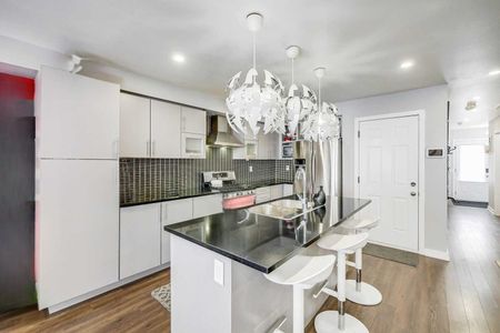 For Lease - 136 Golden Springs Drive, Brampton, Ontario - Photo 4