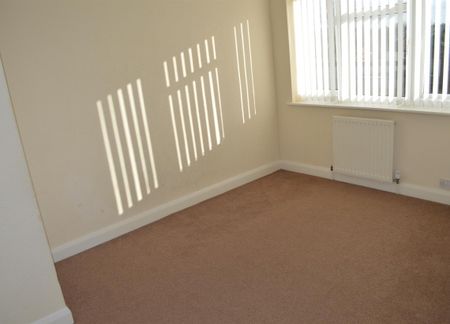 Quinton Park, Cheylesmore, Coventry CV3 5HZ - Photo 2