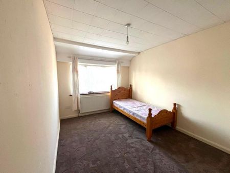 3 bedroom end of terrace house to rent - Photo 2