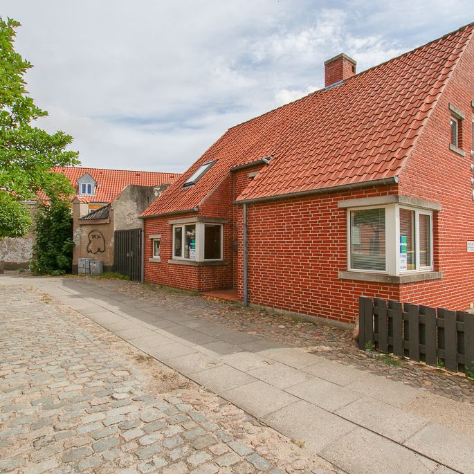 Rækkehus med hyggelig gårdhave i Randers centrum - Photo 1