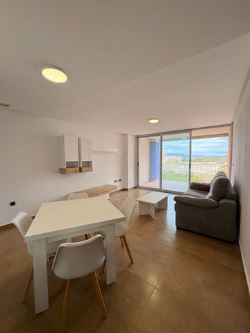 Alquiler de piso en Calle Tirso de Molina - Photo 4