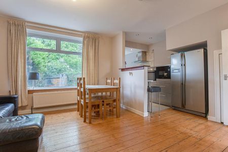 3 bedroom terraced house to rent - Photo 3