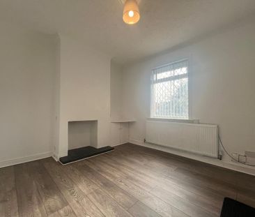 2 bedroom end of terrace house to rent - Photo 1