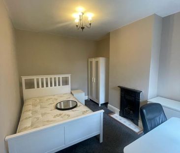 20 Arthur Street - Brand New Kitchen & Great LocationLoughborough - Photo 3