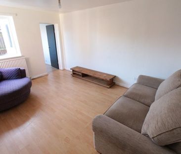 1 bedroom ground floor flat to rent - Photo 2