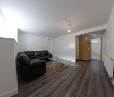 6 bedroom house to rent - Photo 2