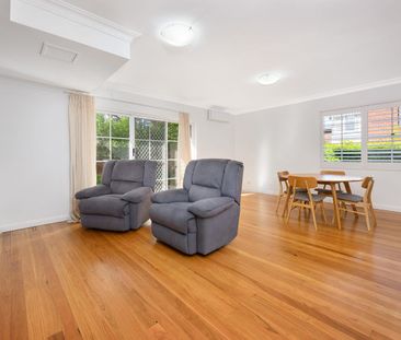 Luxurious 3 bedroom townhouse with superb features in a serene, bou... - Photo 1