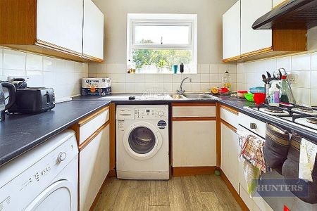 4 bedroom terraced house to rent - Photo 4