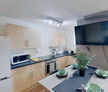 5 bedroom flat to rent - Photo 2
