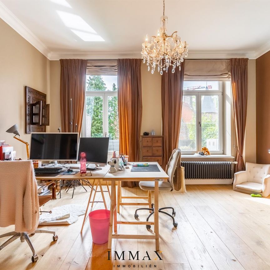 Charmant en stijlvol gerenoveerde herenwoning met stadstuin - Foto 1