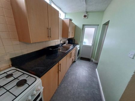 House For Rent Queen Street, Pontypridd - Photo 4