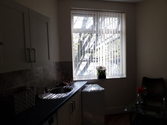 Fully Fitted Studio Flat - Photo 1