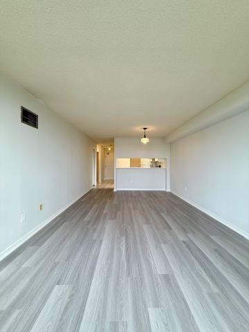 For Lease - 309 Major Mackenzie Drive Unit# 807, Richmond Hill, Ontario - Photo 3