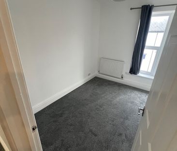 2 Bed Flat, Soundwell Road, BS16 - Photo 3