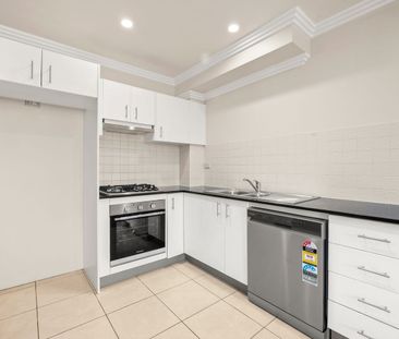 Updated One Bedroom Apartment in a Convenient Location - Photo 4