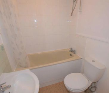 Alexander Close, East Barnet, Herts, EN4 9PW - Photo 4