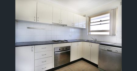 1 Bedroom apartment, well kept. - Photo 2