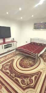 The Crossways, Greater London, TW5 - Photo 3