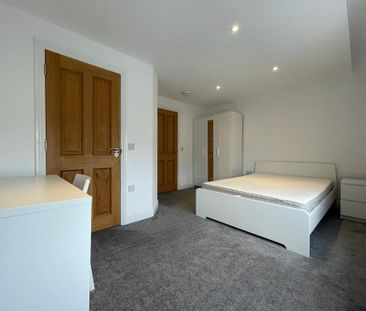 4 bedroom terraced house to rent - Photo 4