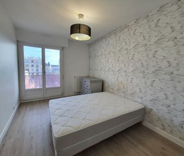 Reims Hyper centre ville type 2 meublé avec balcon - Photo 2