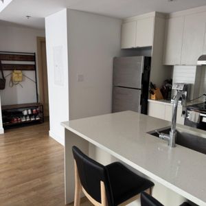 Bail à céder – 4 ½ moderne avec 2 chambres et 2 salles de bain – près du Parc Jarry - Photo 2