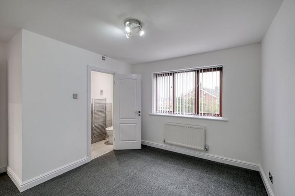 4 bedroom detached house to rent - Photo 1