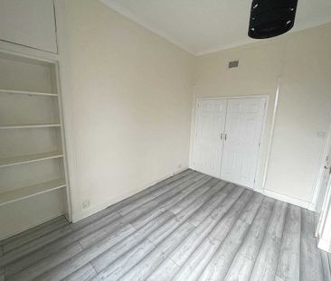 Price £650 pcm - Available Now - Unfurnished - Photo 2