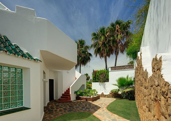 Villa with Sea Views for Rent in La Quinta Golf