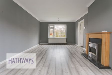 3 bed terraced house to rent in Caernarvon Crescent, Cwmbran, NP44 - Photo 3