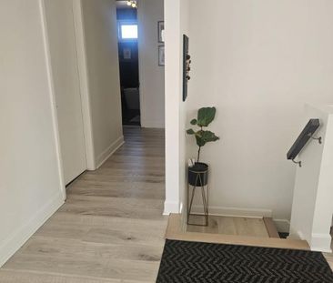 Appartement 5 1/2 haut de triplex - Photo 4