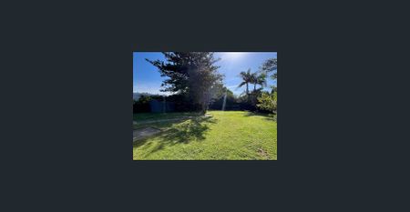 IDEALLY LOCATED FAMILY HOME CLOSE TO TRANSPORT AND SHOPS - Photo 4