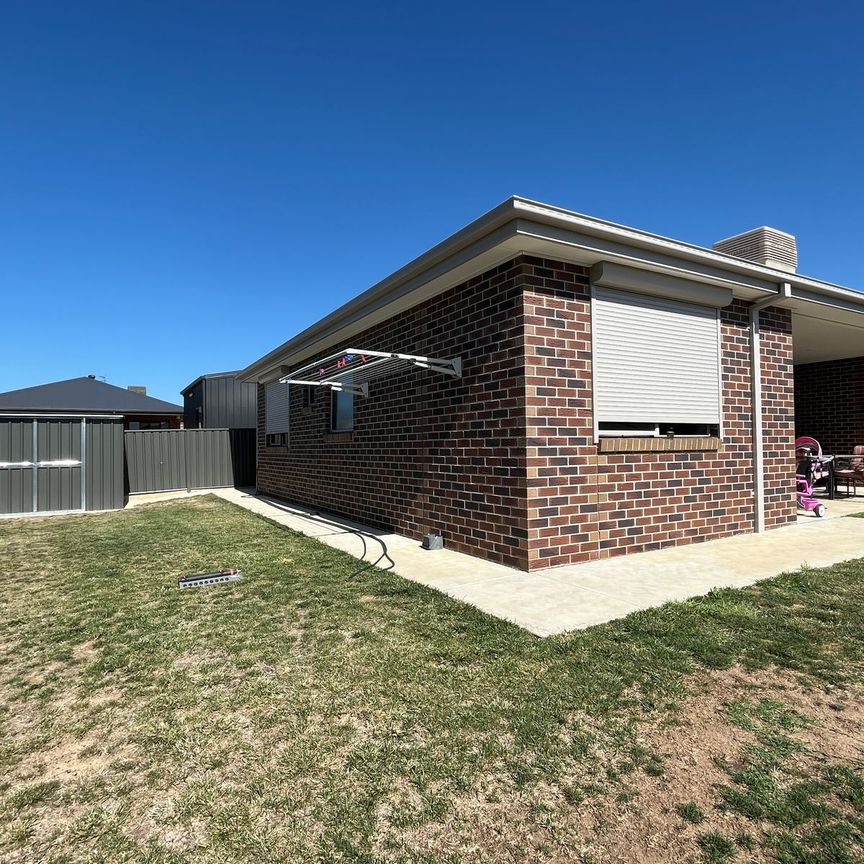 3 BEDROOM HOUSE IN MARYBOROUGH - Photo 1