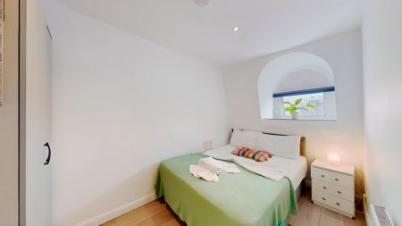 1 Bed 1 Bath - Photo 2